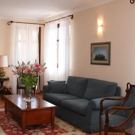 In Langa Bed and breakfast Diano dʼAlba